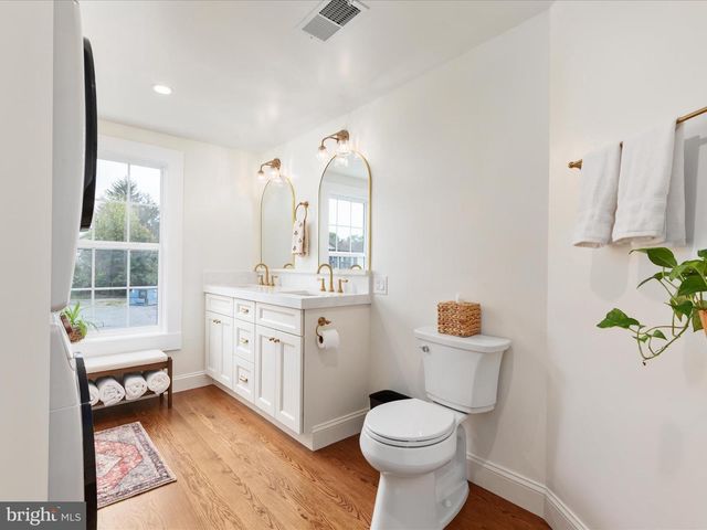 239 N CHURCH ST, Woodstock, VA 22664