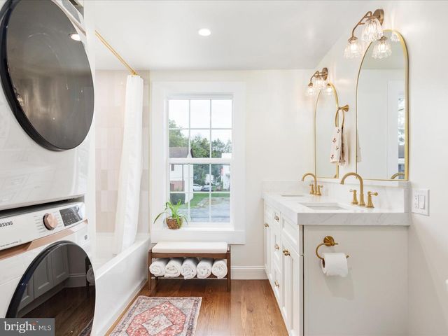 239 N CHURCH ST, Woodstock, VA 22664