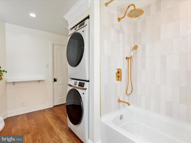 239 N CHURCH ST, Woodstock, VA 22664