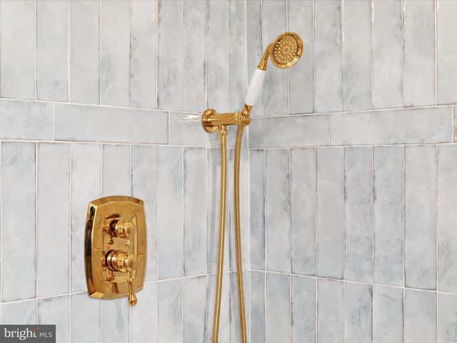 239 N CHURCH ST, Woodstock, VA 22664