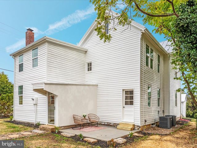 239 N CHURCH ST, Woodstock, VA 22664