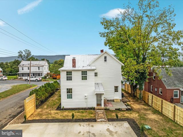 239 N CHURCH ST, Woodstock, VA 22664