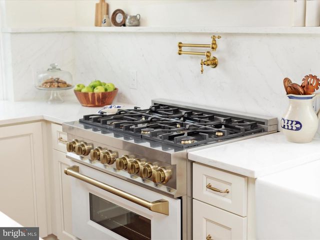 239 N CHURCH ST, Woodstock, VA 22664