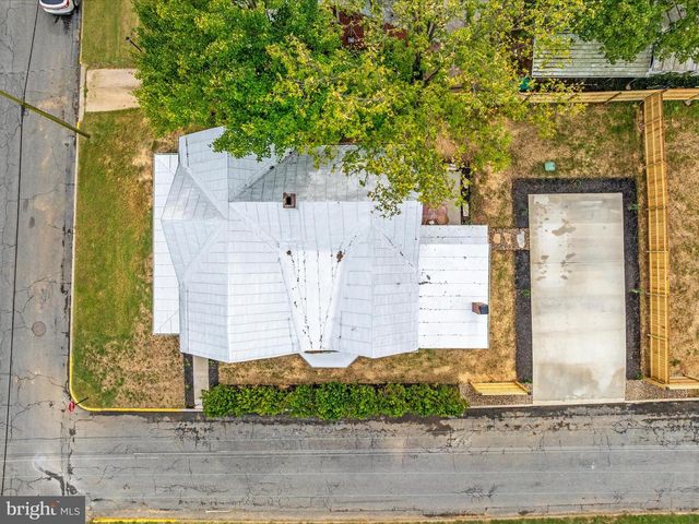 239 N CHURCH ST, Woodstock, VA 22664