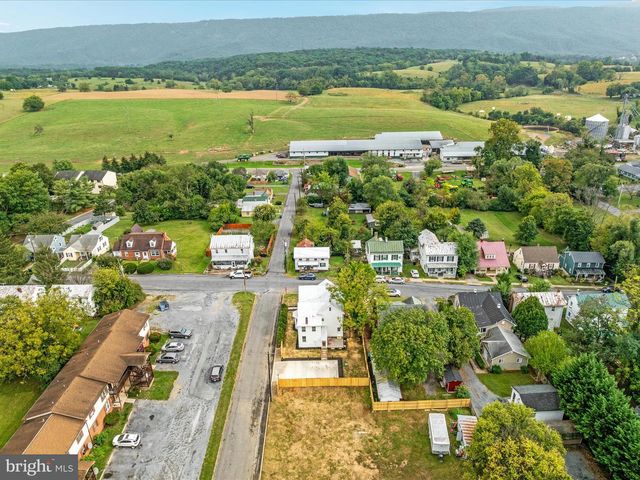 239 N CHURCH ST, Woodstock, VA 22664