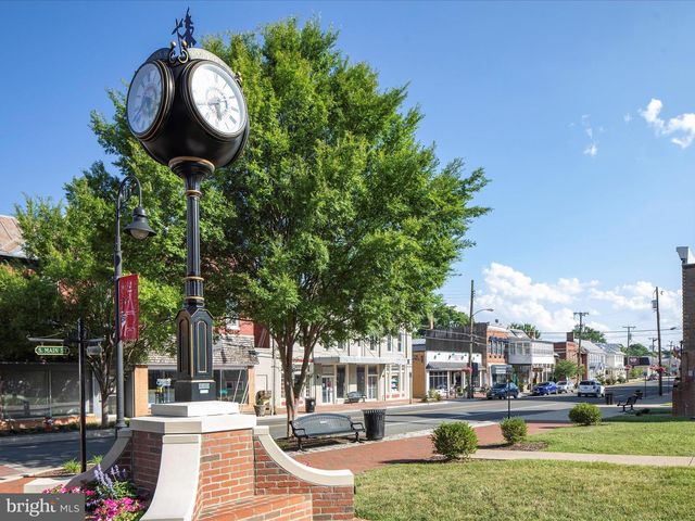 239 N CHURCH ST, Woodstock, VA 22664