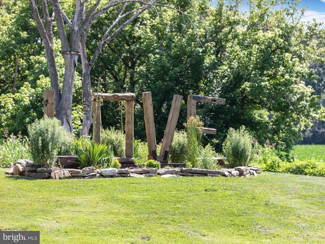 239 N CHURCH ST, Woodstock, VA 22664