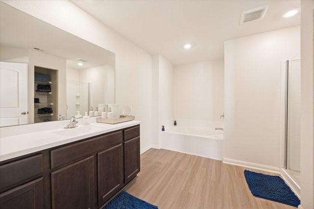 6215 El Turquesa Drive Drive, Houston, TX 77048