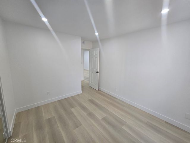 220 12th 17, Huntington Beach, CA 92648