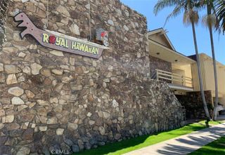 220 12th 17, Huntington Beach, CA 92648