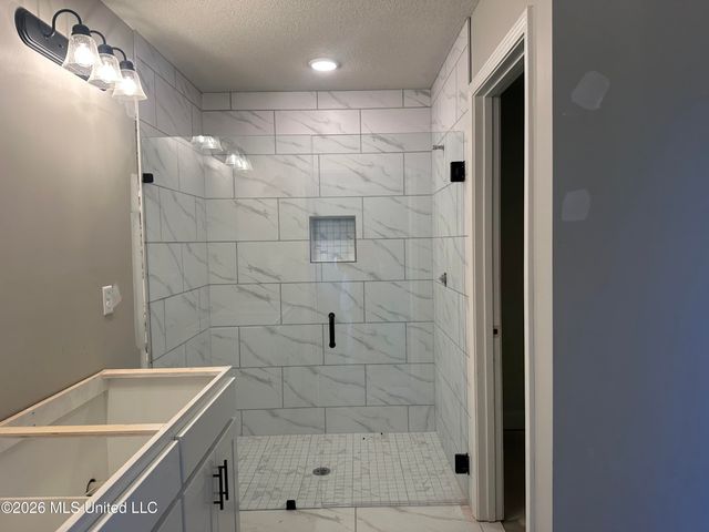 240 Flower Garden Drive, Southaven, MS 38671