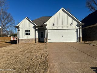 240 Flower Garden Drive, Southaven, MS 38671