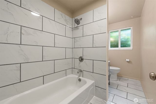 35804 15th Avenue SW, Federal Way, WA 98023
