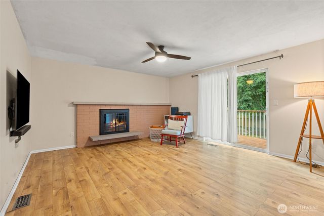 35804 15th Avenue SW, Federal Way, WA 98023