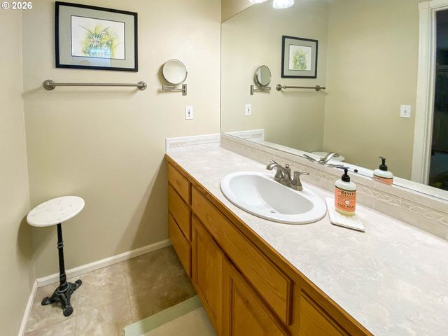 147 PALOMINO Ave, Roseburg, OR 97471