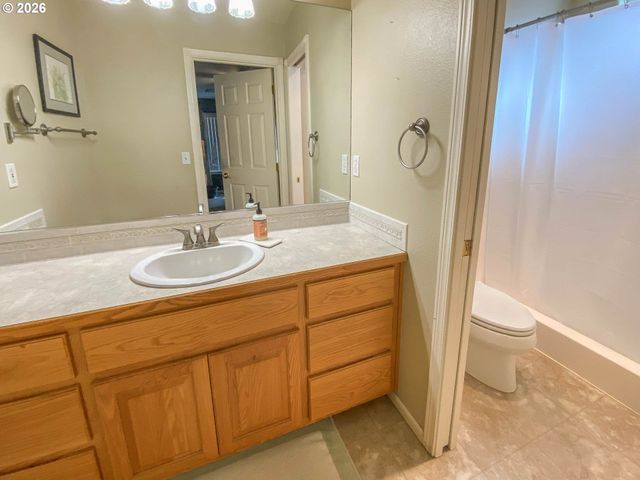 147 PALOMINO Ave, Roseburg, OR 97471