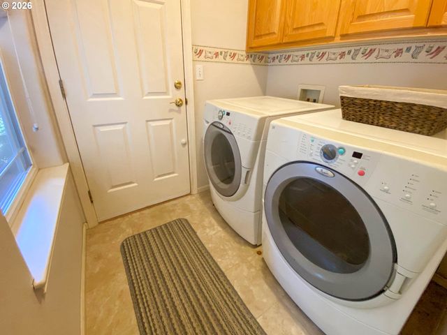 147 PALOMINO Ave, Roseburg, OR 97471