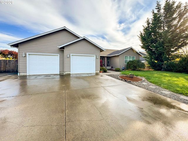 147 PALOMINO Ave, Roseburg, OR 97471