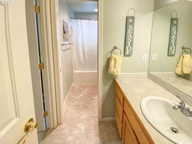 147 PALOMINO Ave, Roseburg, OR 97471