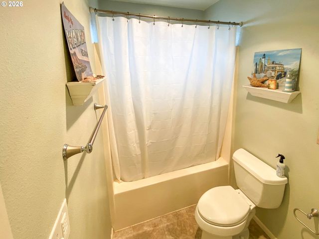 147 PALOMINO Ave, Roseburg, OR 97471