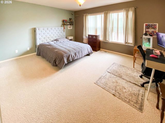 147 PALOMINO Ave, Roseburg, OR 97471