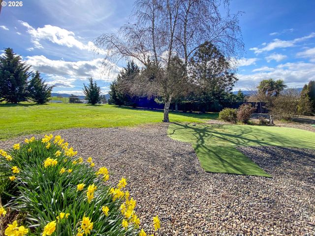 147 PALOMINO Ave, Roseburg, OR 97471