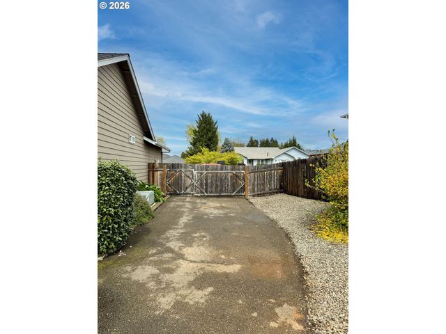 147 PALOMINO Ave, Roseburg, OR 97471