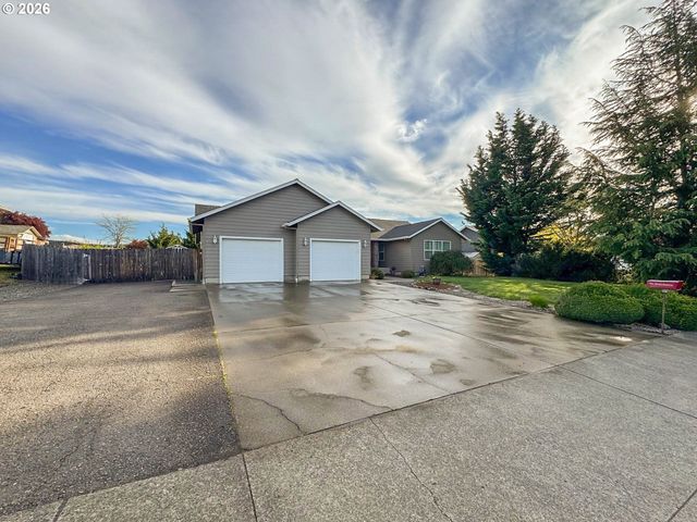 147 PALOMINO Ave, Roseburg, OR 97471