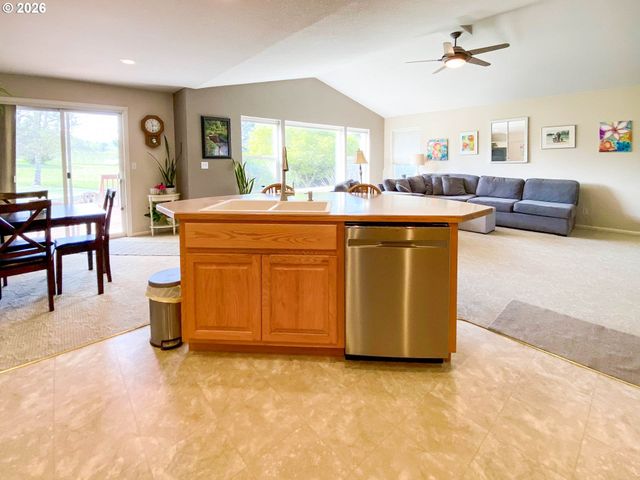 147 PALOMINO Ave, Roseburg, OR 97471