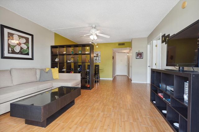 424 N RIVERSIDE Drive 204, Pompano Beach, FL 33062