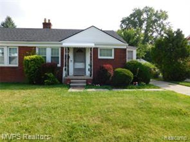 18557 Roscommon Street, Harper Woods, MI 48225