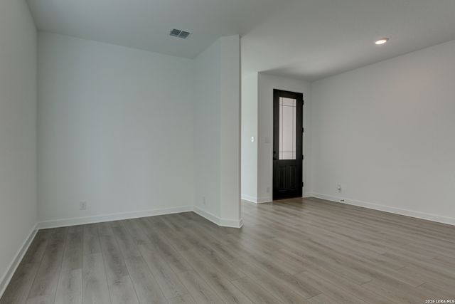 128 Yale St, Seguin, TX 78155