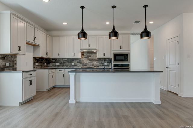 128 Yale St, Seguin, TX 78155