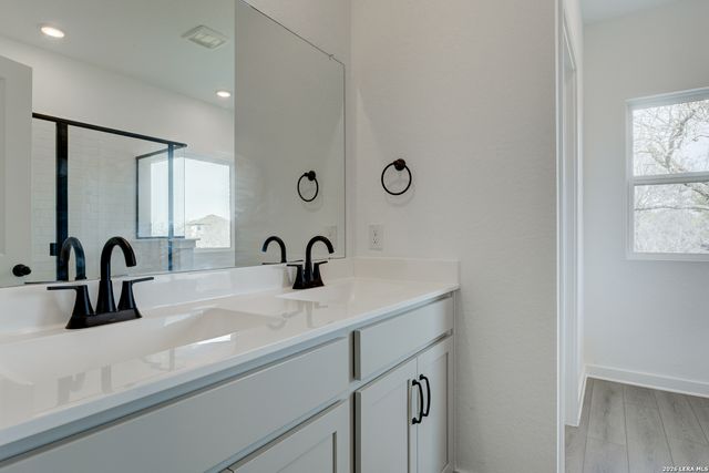 128 Yale St, Seguin, TX 78155