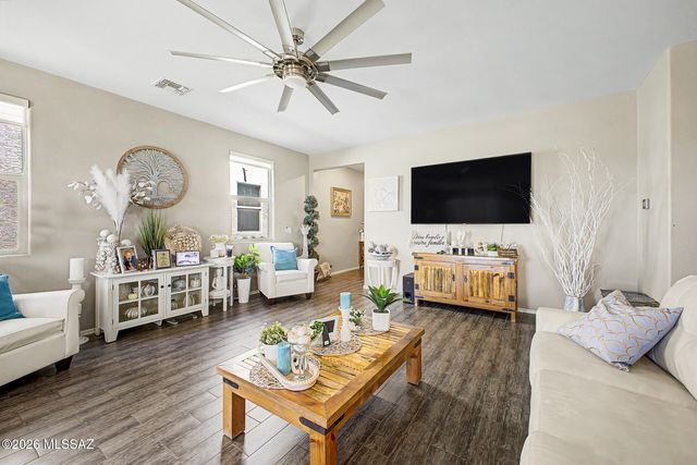 5975 N Umbra Court, Tucson, AZ 85741