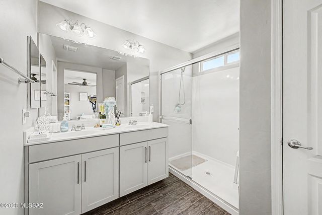 5975 N Umbra Court, Tucson, AZ 85741