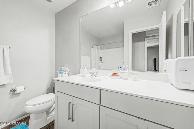 5975 N Umbra Court, Tucson, AZ 85741