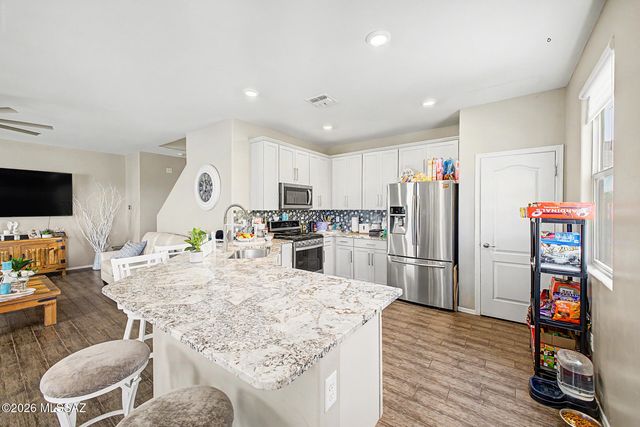 5975 N Umbra Court, Tucson, AZ 85741
