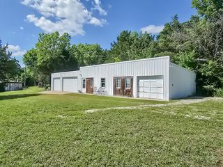 24163 County Road 308, Pittsburg, MO 65724