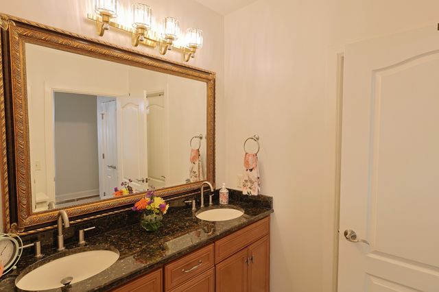 307 Seven Springs Way Apt 304, Brentwood, TN 37027