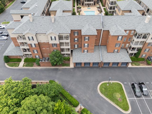 307 Seven Springs Way Apt 304, Brentwood, TN 37027