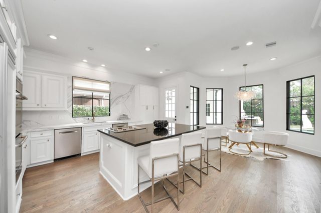 5042 Cedar Creek Drive, Houston, TX 77056
