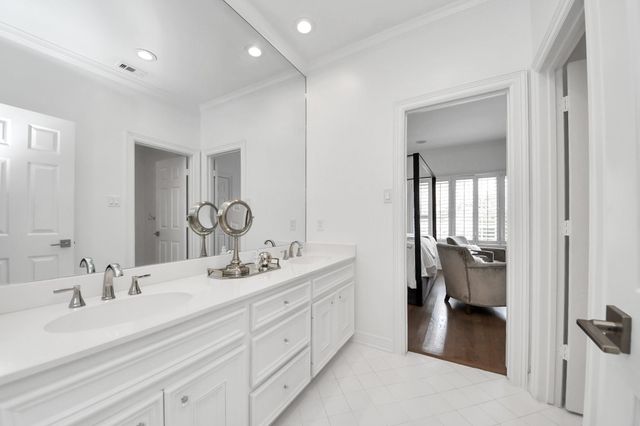 5042 Cedar Creek Drive, Houston, TX 77056
