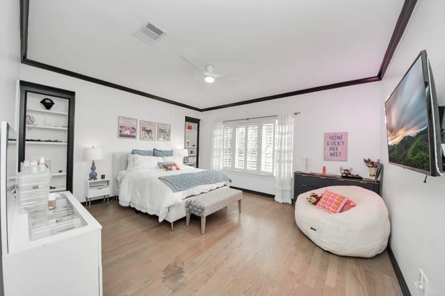 5042 Cedar Creek Drive, Houston, TX 77056