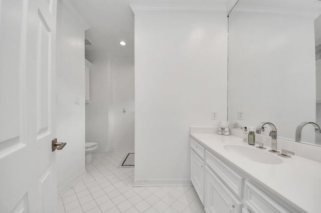 5042 Cedar Creek Drive, Houston, TX 77056
