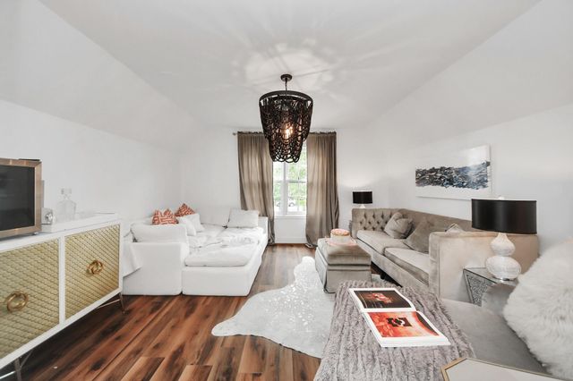 5042 Cedar Creek Drive, Houston, TX 77056