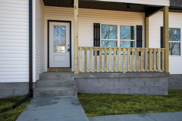 1416 East Piney Road, Dickson, TN 37055