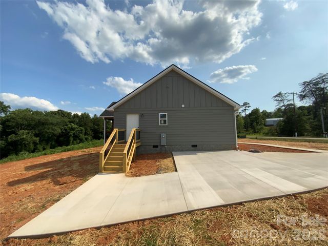 260 Forest Lake Road, Forest City, NC 28043