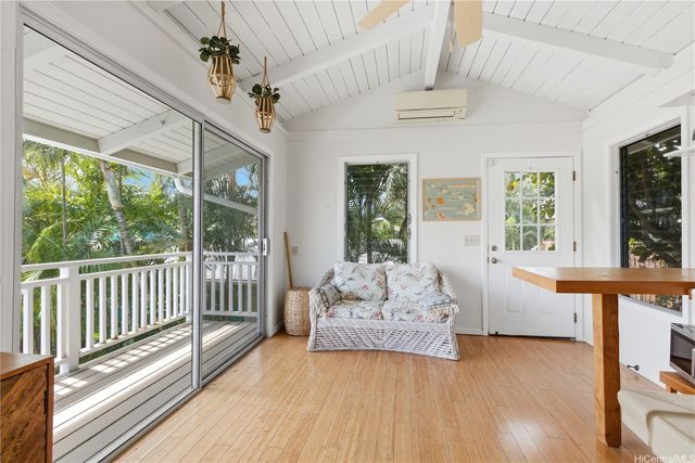 952 Holoholo Street, Kailua, HI 96734