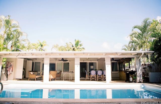 952 Holoholo Street, Kailua, HI 96734